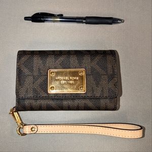 Michael Kors Wristlet